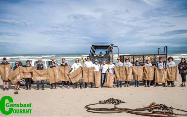 World Oceans Day provided a great opportunity for 7Seasrope to hold their first big clean up. 18 Volunteers got together and between them collected 63kg of rubbish in a matter of a few hours.