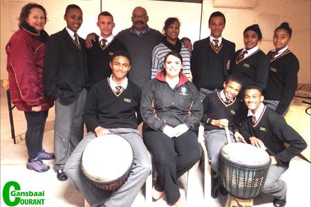 Die gewilde Marimba Orkes van Gansbaai Academia is genooi om aan die Internasionale Marimbafees in Boksburg, Gauteng te gaan deelneem. Voor van links Lorenzo Geldenhuys, Rialet Marais (afrigter), Jaygon Visagie en Sebastian Johnson. Agter van links Anneri Harding-Male (Leerderondersteuningsopvoeder), Simorné Europa, Izaan Newman, Tommy Wilson (skoolhoof), Ulrich Visagie, Heidré Loff en Daylen Tobias. 