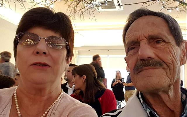 Alec en Glenda Kitley van De Kelders, met Alec wat sy 80ste lewensmylpaal Sondag, 25 Junie 2017 bereik het.