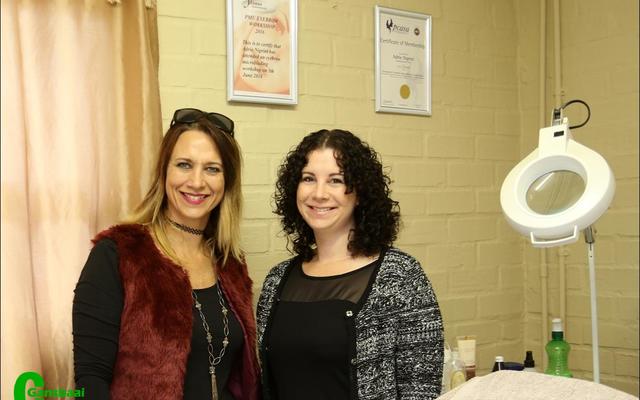 Adrie Nigrini en Barbara Vermeulen was Maandag gereed vir hulle kliënte in die nuwe perseel van The Beauty Spot.