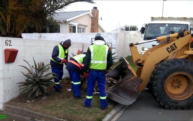 Gansbaai Munisipaliteit verwyder jaarliks “tonne” skroot- en tuinafval gratis vir inwoners van Gansbaai, Blompark en Masakhane.