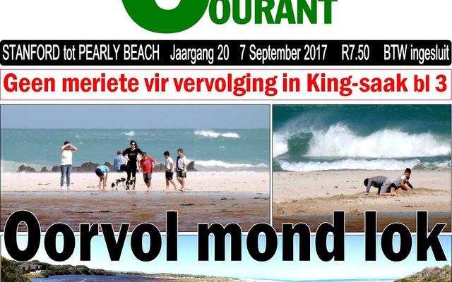 Uilkraalmond is oorvol en ten spyte van sterk wind het besoekers Sondag daarheen gestroom.  Die 2 seuntjies (regs) het geesdriftig gegrawe om die mond oop te kry, onbewus van die gevaar wat dit mag inhou.  Foto’s:  Monica Hayes  