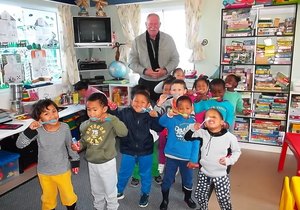 Dr  Klaas  Visser besoek Pikkewyntjies