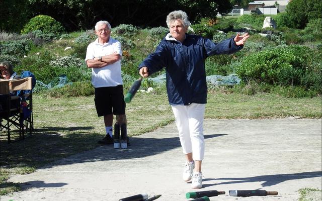 Toeks Moore fokus ernstig op haar jukskei-gooi tydens Saterdag, 9 September 2017 se proewe. 