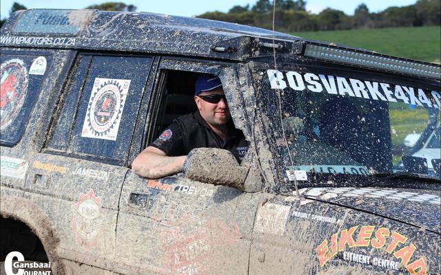 Die hindernisbaan wat behartig is deur  die Bosvarke 4x4 Klub van Kaapstad, was ‘n groot trekpleister.  Die Wildebeest 4x4 klub, wat bestaan uit die Western Cape Challenge Club bestuurders, het hul staal kom wys tot groot vermaak van die hordes toeskouers.