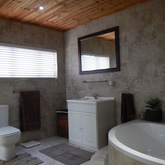 En suite to main bedroom