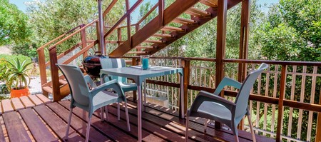 Amazing_grace_B_B_flatlet_deck_with_braai_and_sea_view_1515403501