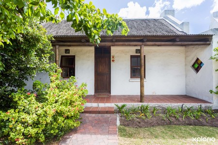 Great_white_house_accomodation_cottage_exterior_1521204706