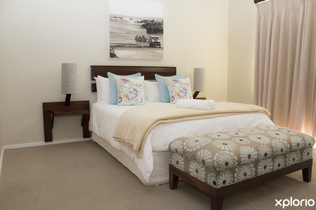 kleinmond_accomodation_moments_guesthouse_light_blue_bedroom_1532070212