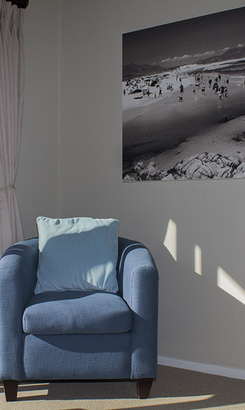 kleinmond_accomodation_moments_guesthouse_top_floor_couch_1532070406