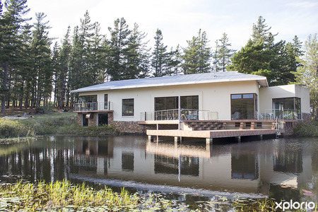 stanford_accomodation_goodwill_mountain_farm_front_view_house_1532699792