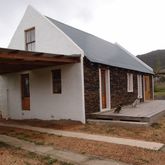 Self catering cottage to hire, pet friendly on nursery premises