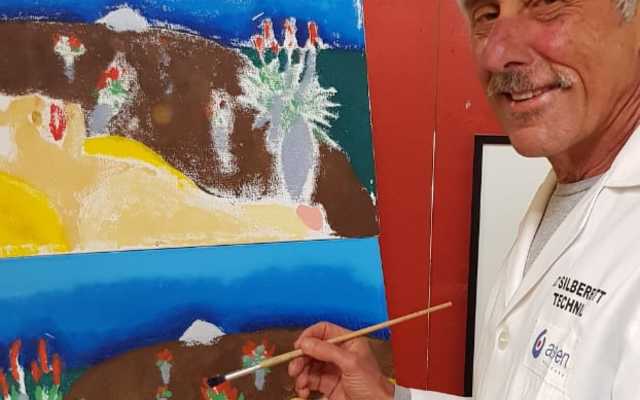 Derek from Hermanus working on his acrylic Decalcomania.  