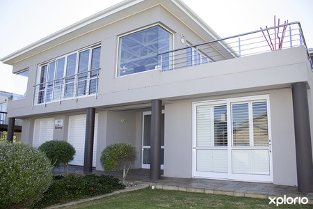 kleinmond_accomodation_holiday_scapes_luxuary_home_outside_view_1534924176