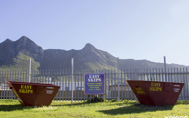 kleinmond_garden_easy_skips_main_road_1534749659_1535377215 kleinmond_garden_easy_skips_main_road_1534749659_1535377215