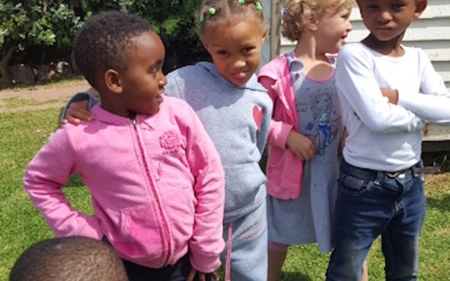 PK_Look_at_us_Nelisa_1542040006