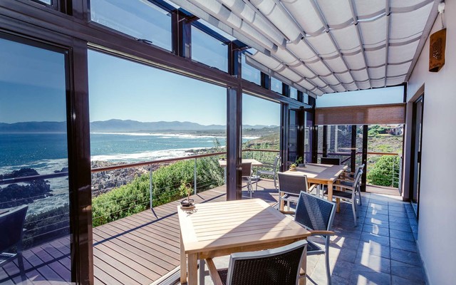 Cliff_lodge_breakfast_deck_1522322748_1543239361