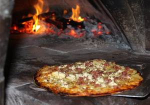 Pop-up Pizza Restaurant on Weekends!