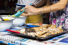 hermanus_restaurant_de_vette_mossel_dishing_up_1551175376