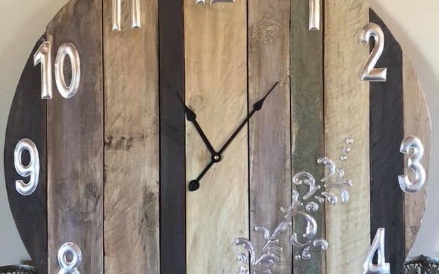 Clock for Yolandi Living Life