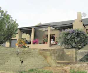 R2,695,000 | 5 Bedroom House For Sale in Napier