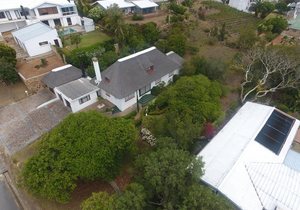 MAGNIFICENT HOME WITH PARK SIZE GARDEN