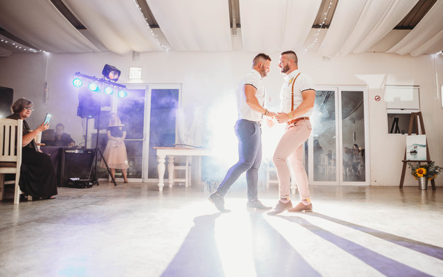 first dance gay couple 