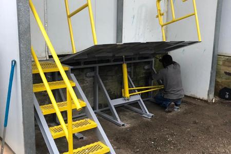 overberg_sandblasting_steelworks_hydraulic_ramp_1555337609