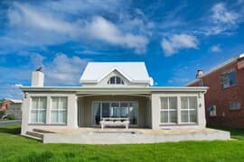 Stunning Home in “Skulpiesbaai” on Oceanview Drive