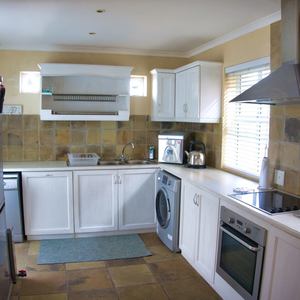 Seeff Struisbaai - Home in “Skulpiesbaai” - Kitchen
