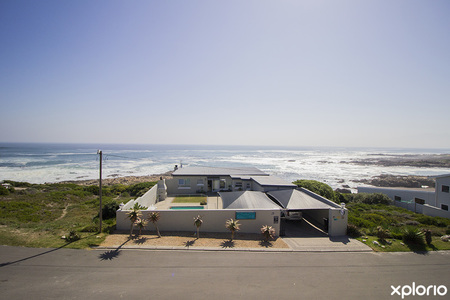 gansbaai_accommodation_on_the_rocks_bead_and_breakfast_outside_view_1556110332