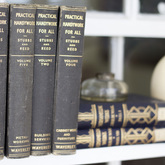 Bredasdorp - Suidernuus / Southern Post - Antiques On Display