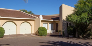 Seeff Napier - 4 bedroom home in Colesberg