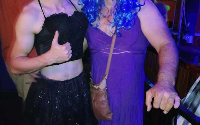 Friends Pub - Cross Dress Party