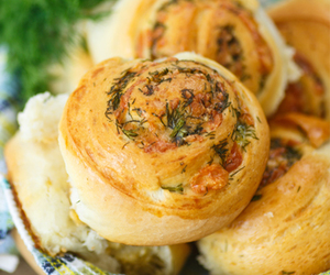 Recipe: Super Savoury Bread Rolls