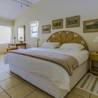 Hermanus - Dovecote Cottage - Bedroom