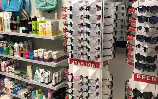 bredasdorp_readers_and_sunglasses_1560256146