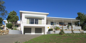 3 Bedroom House For Sale in Napier | R2,950,000