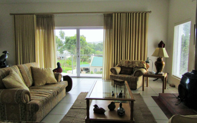 seeff_napier_3_bedroom_house_living_area_1560439666