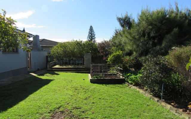 seeff_napier_5_bedroom_house_gardern_1560440544