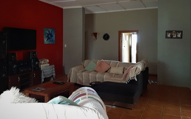 seeff_bredasdorp_4_bedroom_house_lounge_1560932118