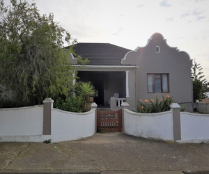 4 Bedroom House For Sale in Bredasdorp
