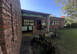 4 Bedroom House For Sale in Bredasdorp | R1,650,000