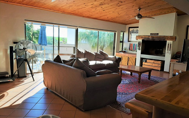 seeff_bredasdorp_3_bedroom_house_living_area_1562316647