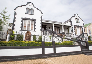 Drastically Reduced | 6 Bedroom House for Sale in Napier