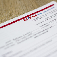 RE/MAX Town and Country - Contracts