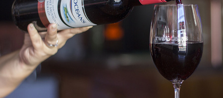 hermanus_pub_the_white_rabbit_pub_wine_at_the_bar_1566892900