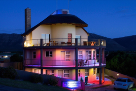 Stunning 6 Bedroom Home in De Kelders