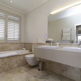 Hermanus - Selkirk House - Room 1 Bathroom