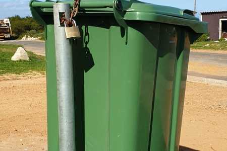 PK_Ons_maak_seker_die_bins_bly_sit_1569223180